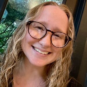 Meet your Posher, Lauren